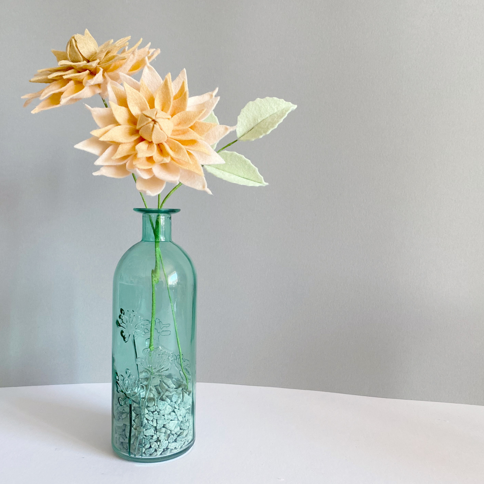 The Handmade Florist felt Dahlia Cafe au Lait tutorial