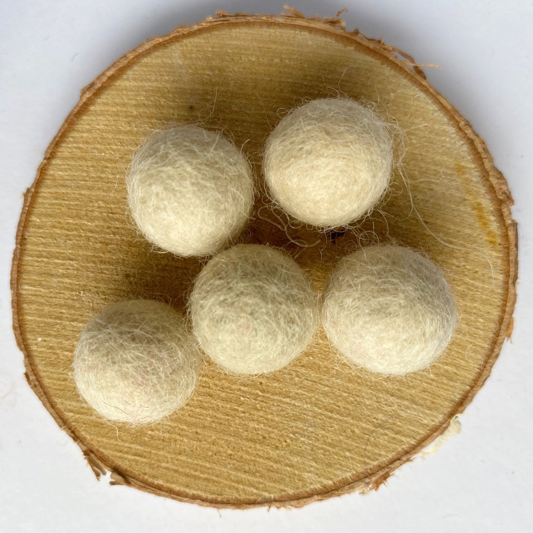 Felt Balls: Champagne