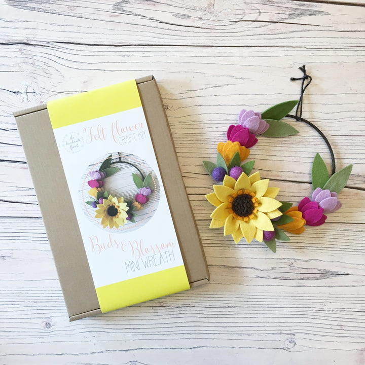 Buds & Blossom Mini Wreath craft kit