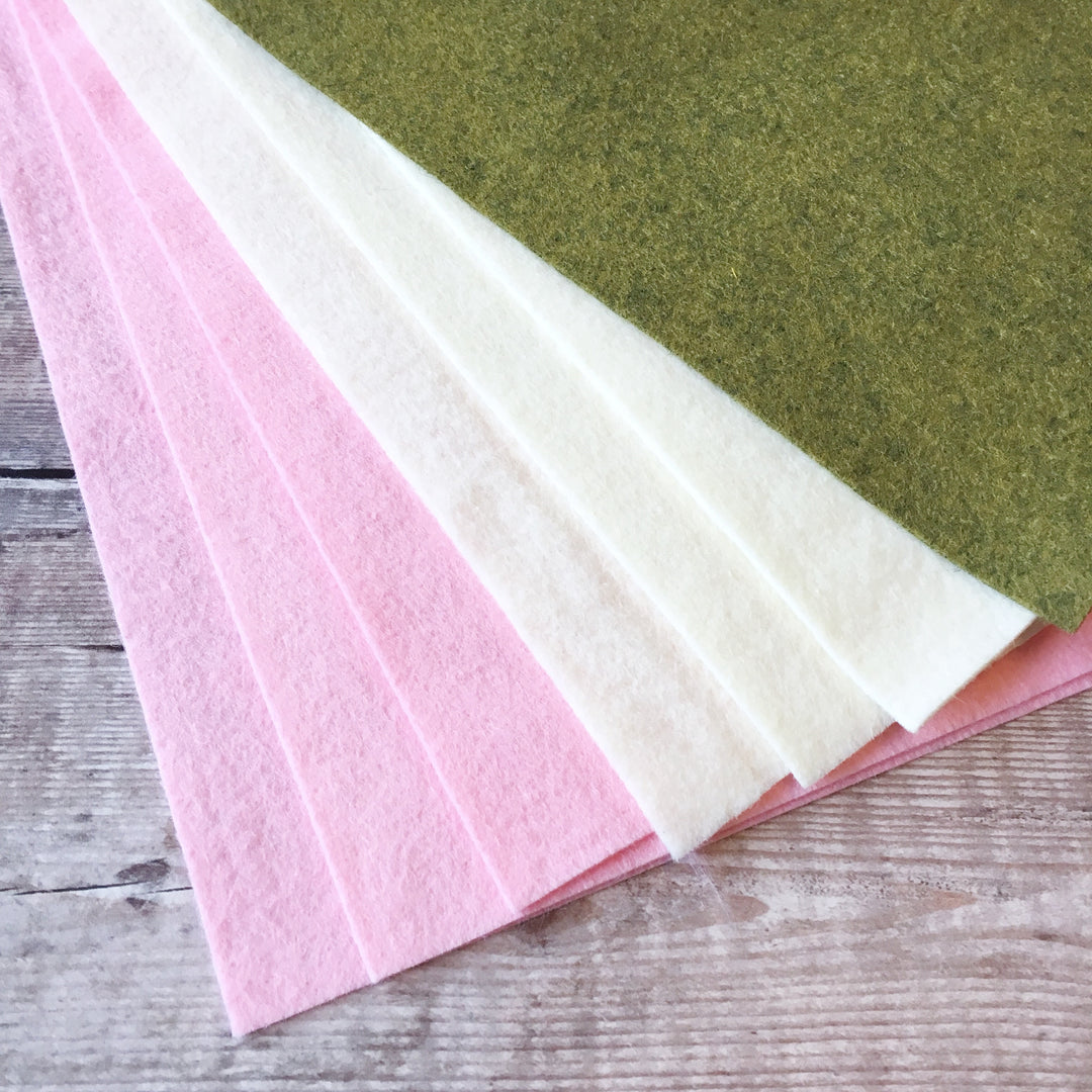 Felt pack: Spiralling Rose Bouquet