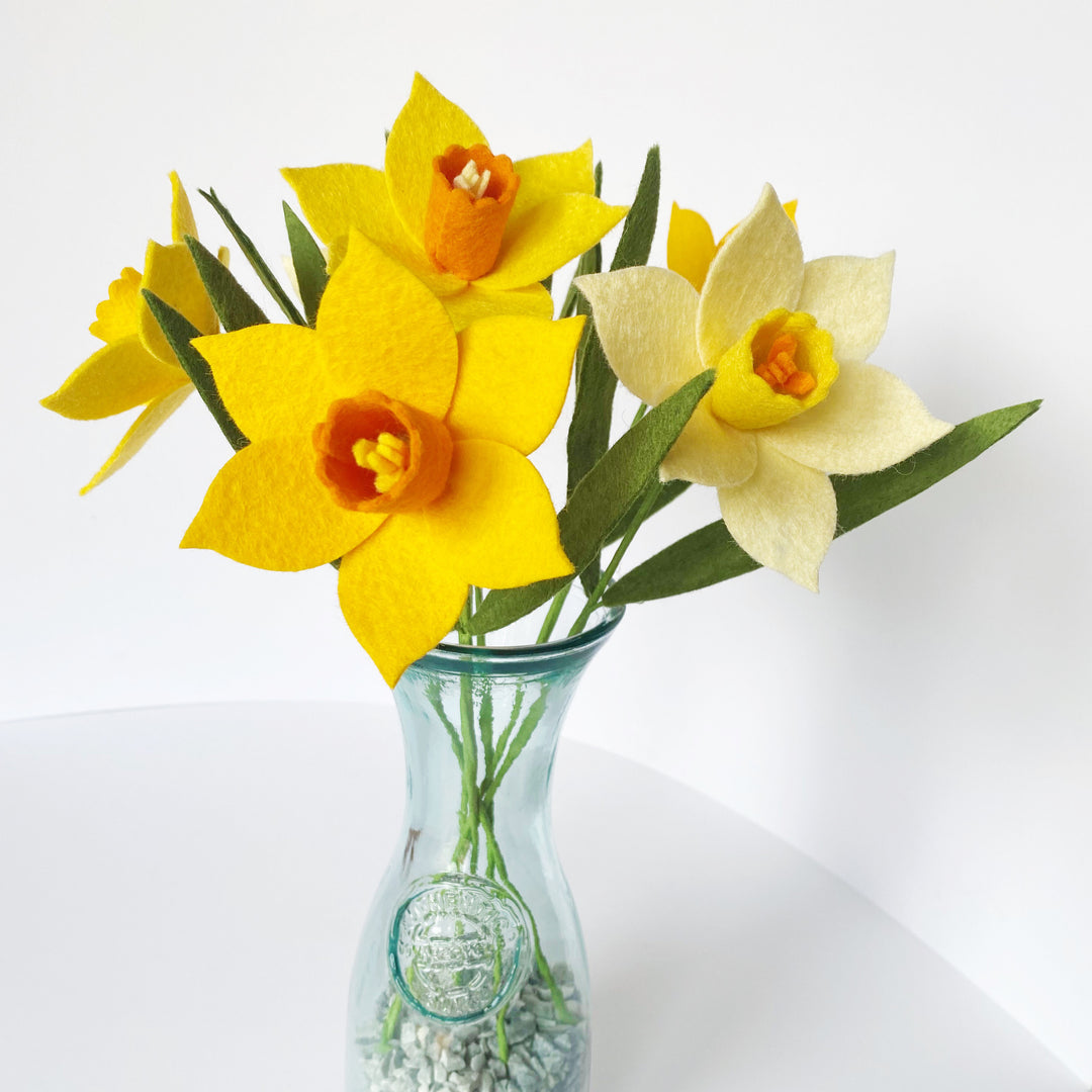 The Handmade Florist felt daffodil craft kit - learn to make felt flowers