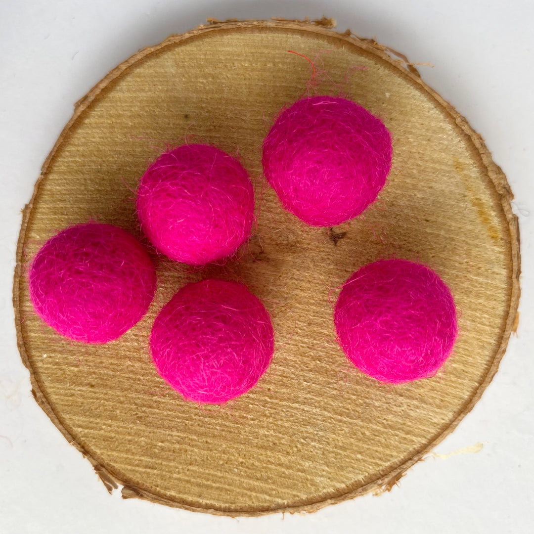 Felt Balls: Fuchsia Pink